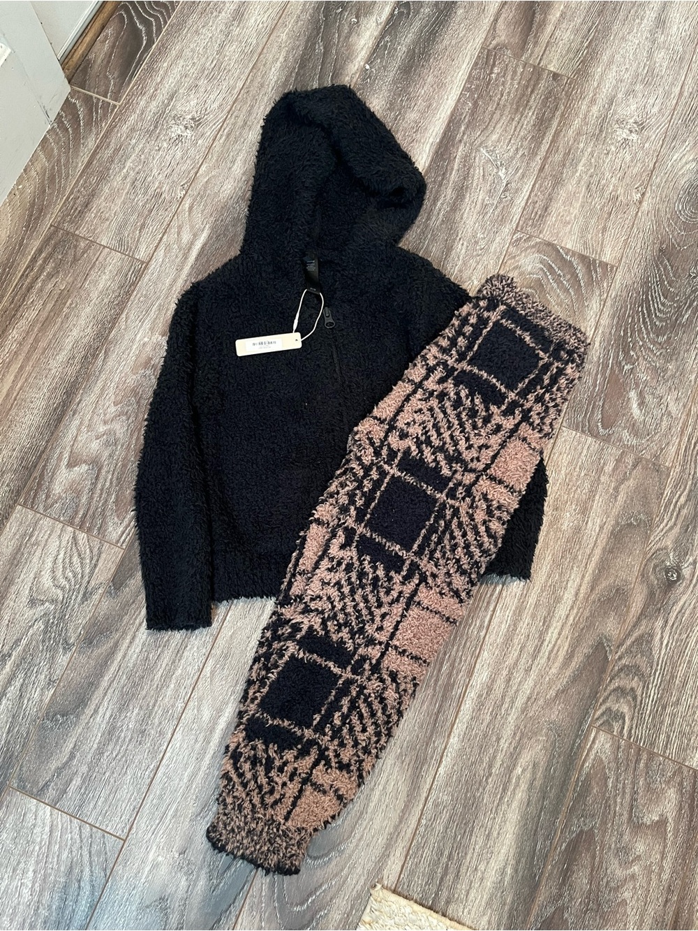2/3Y SKIMS NWT Cozy knit Black zip up hoodie jacket & cozy knit plaid Jogger Pan
